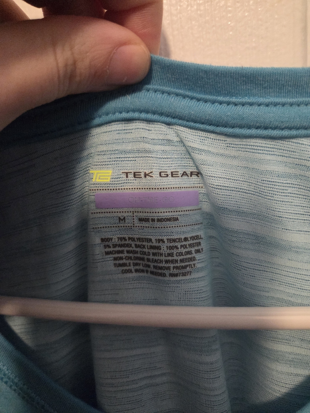 tek gear Aqua V-Neck Sleeveless Tank Top - Picture 3 of 4